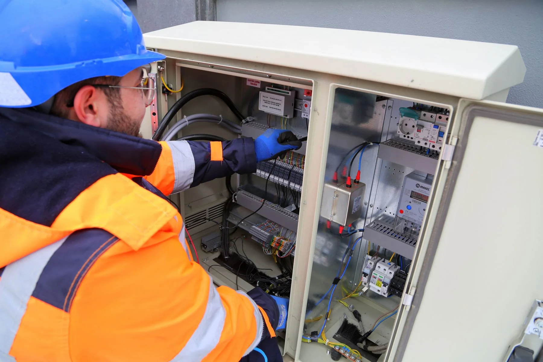 Electrical service work
